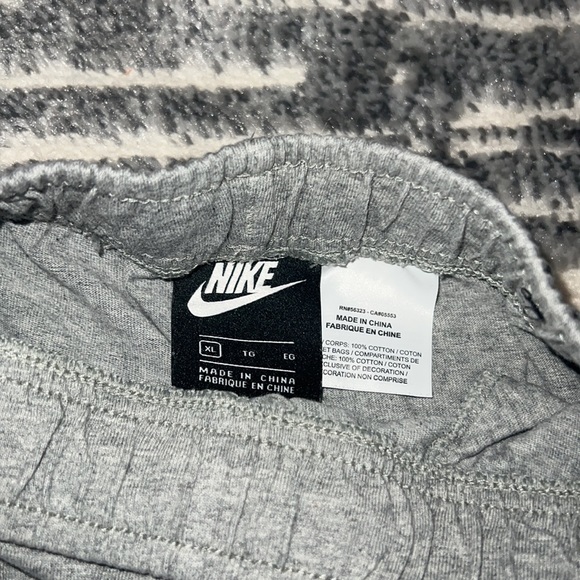 Nike Sweats - Picture 3 of 3